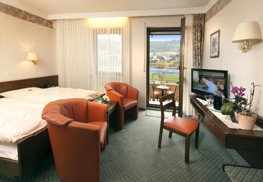 Hotel Pohl Kinheim Chambre photo