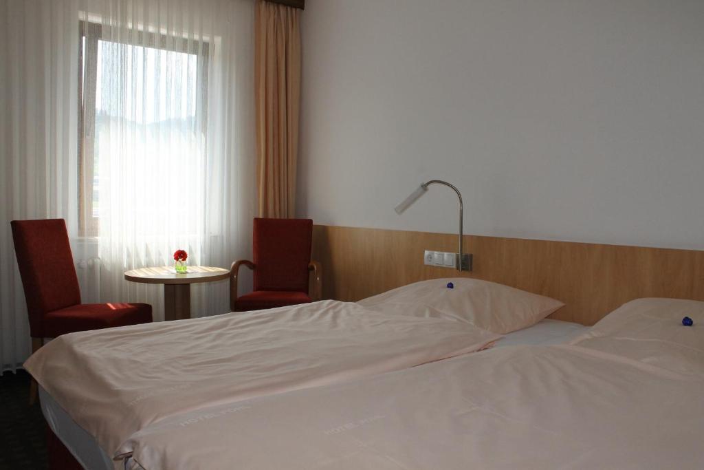 Hotel Pohl Kinheim Chambre photo